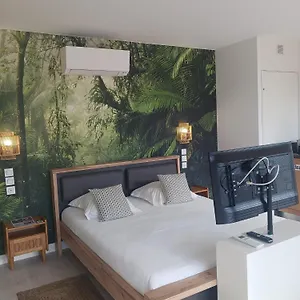 Love hôtel Aracari, Villars-les-Dombes